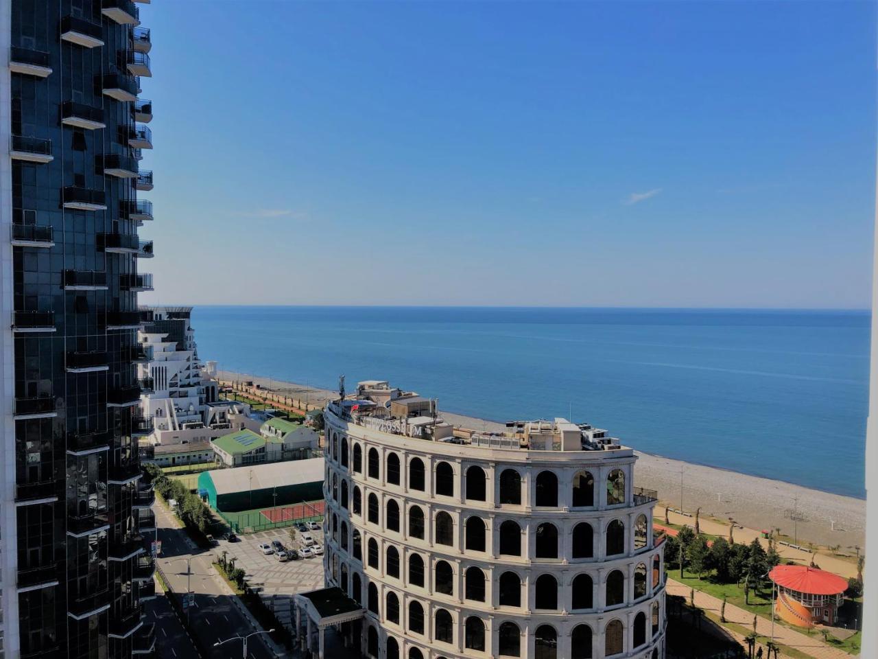 Black Sea Side Apartments 巴统 外观 照片